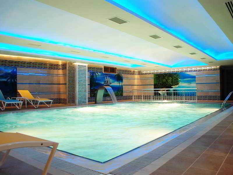 Otel White Gold & 5*